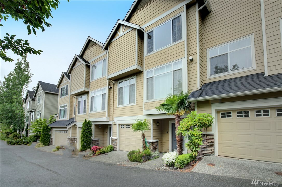 Property Photo:  11899 SE 4th Place 602  WA 98005 