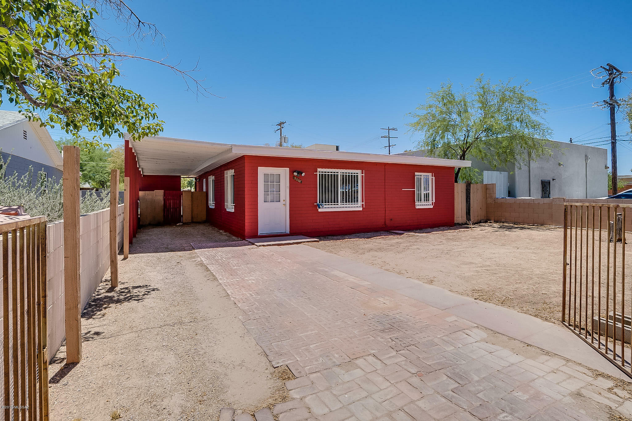 Property Photo:  2208 E Winsett Street  AZ 85719 