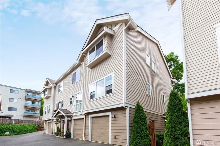 3310 NE 123rd St D  Seattle WA 98125 photo