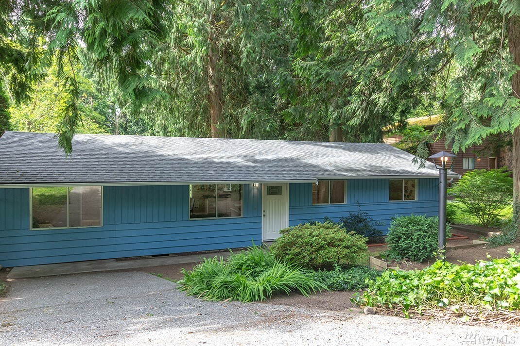 Property Photo:  8116 71st Place SE  WA 98290 