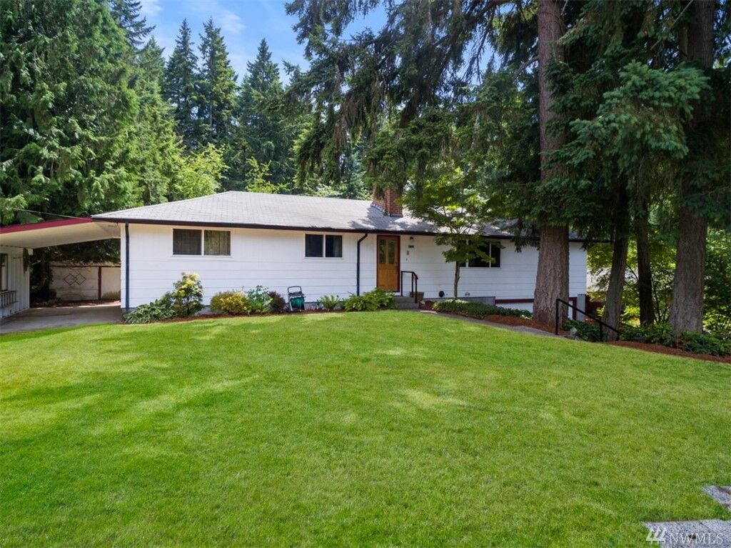 Property Photo:  9122  118th Street E  WA 98373 