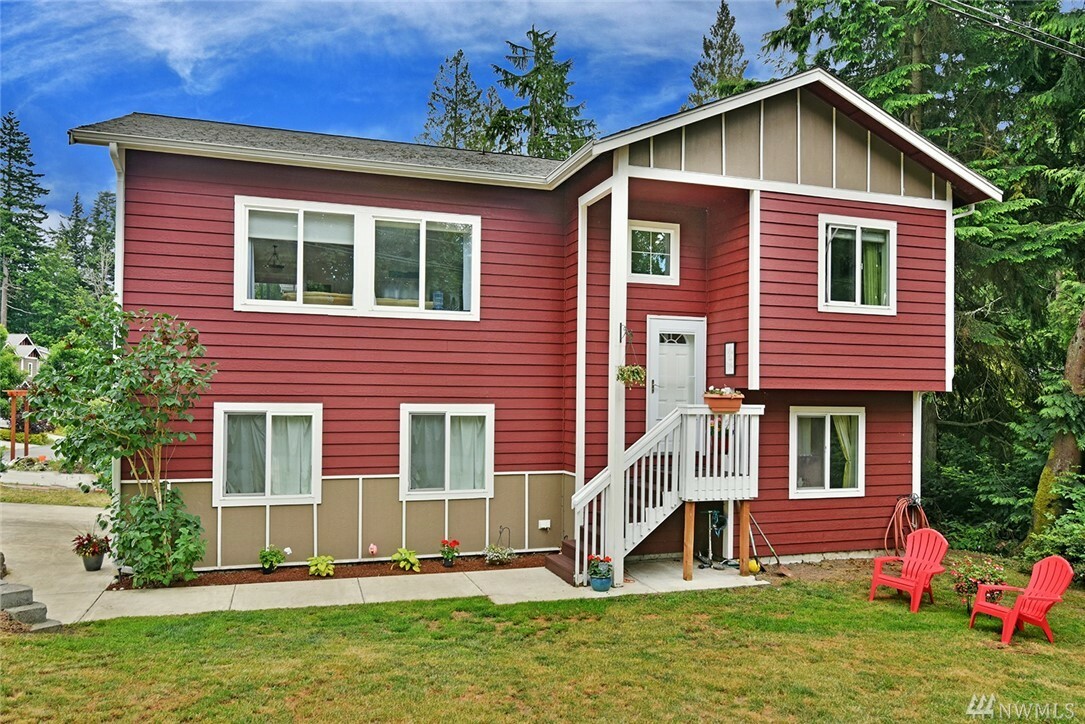 Property Photo:  11806 NE Kukas Lp  WA 98346 