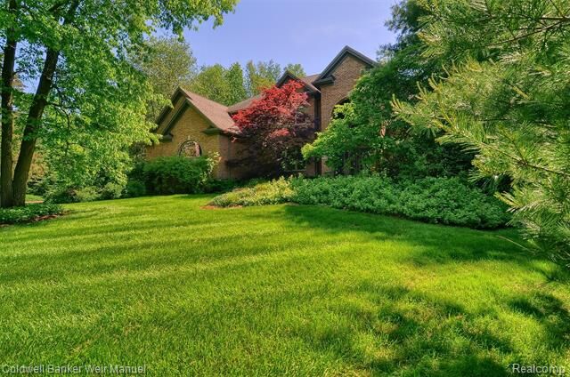 Property Photo: 1875 Cobble Court MI 48114