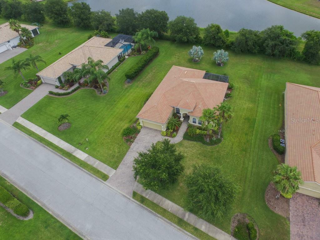 Property Photo: 417 148th Court NE FL 34212