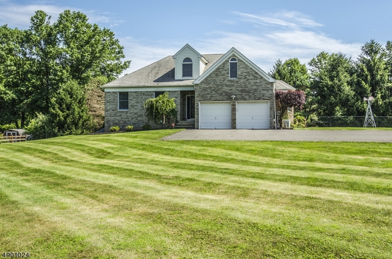 Property Photo:  18 Coddington Rd  NJ 08889 