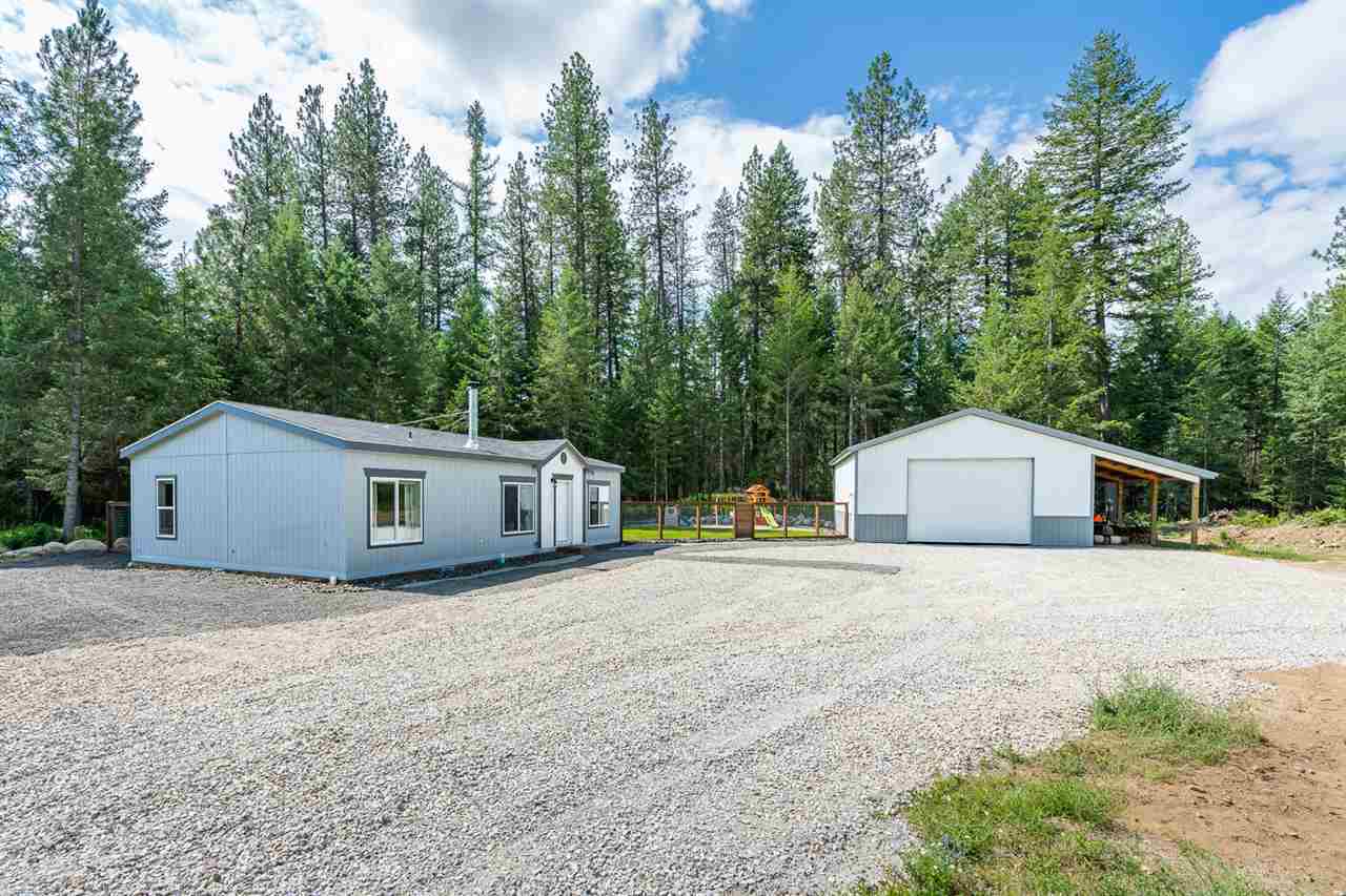 Property Photo:  36211 N Pike Rd  WA 99006 