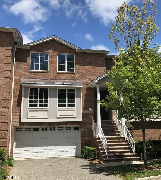 Property Photo: 17 Skymark Ct NJ 07458
