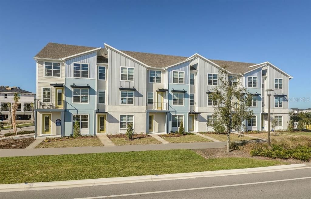 Property Photo:  8602 Waksman Place  FL 32827 