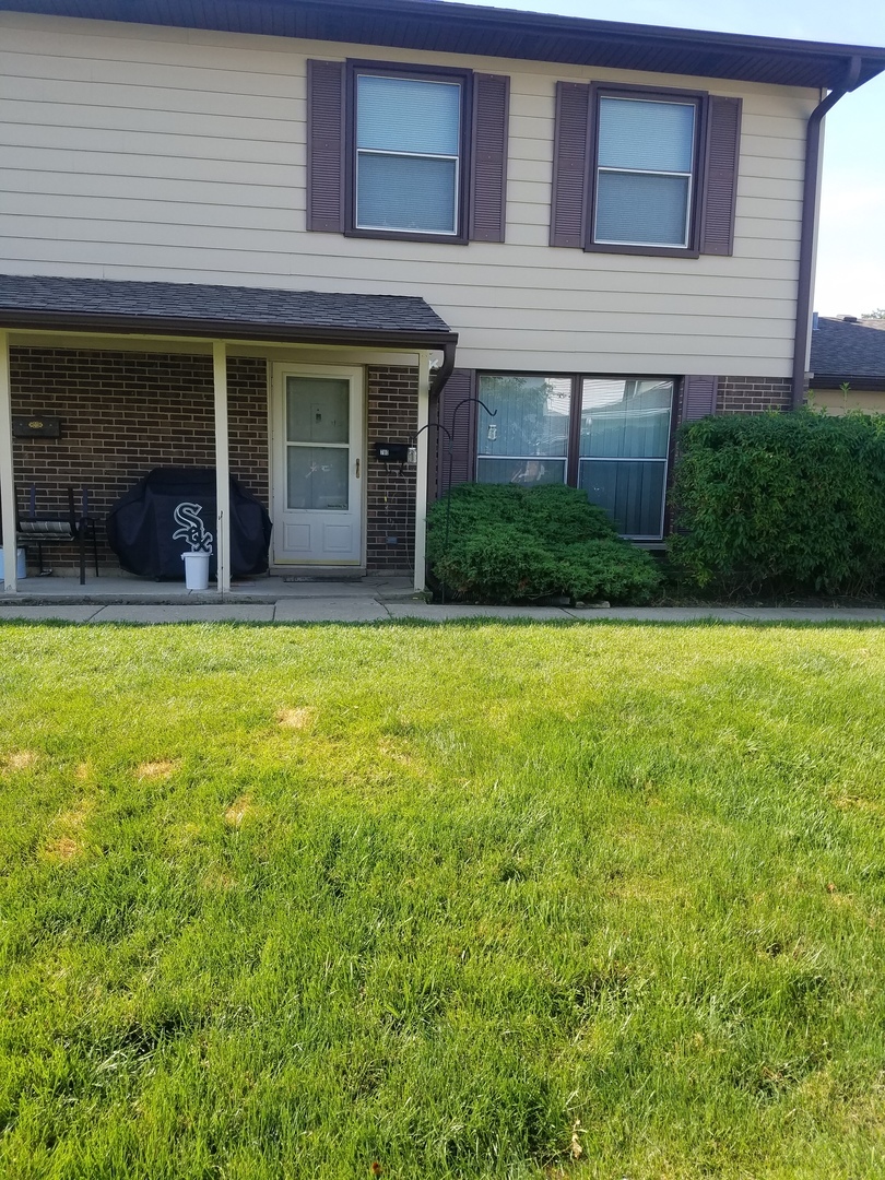 Property Photo:  780 Leicester Road 780  IL 60007 