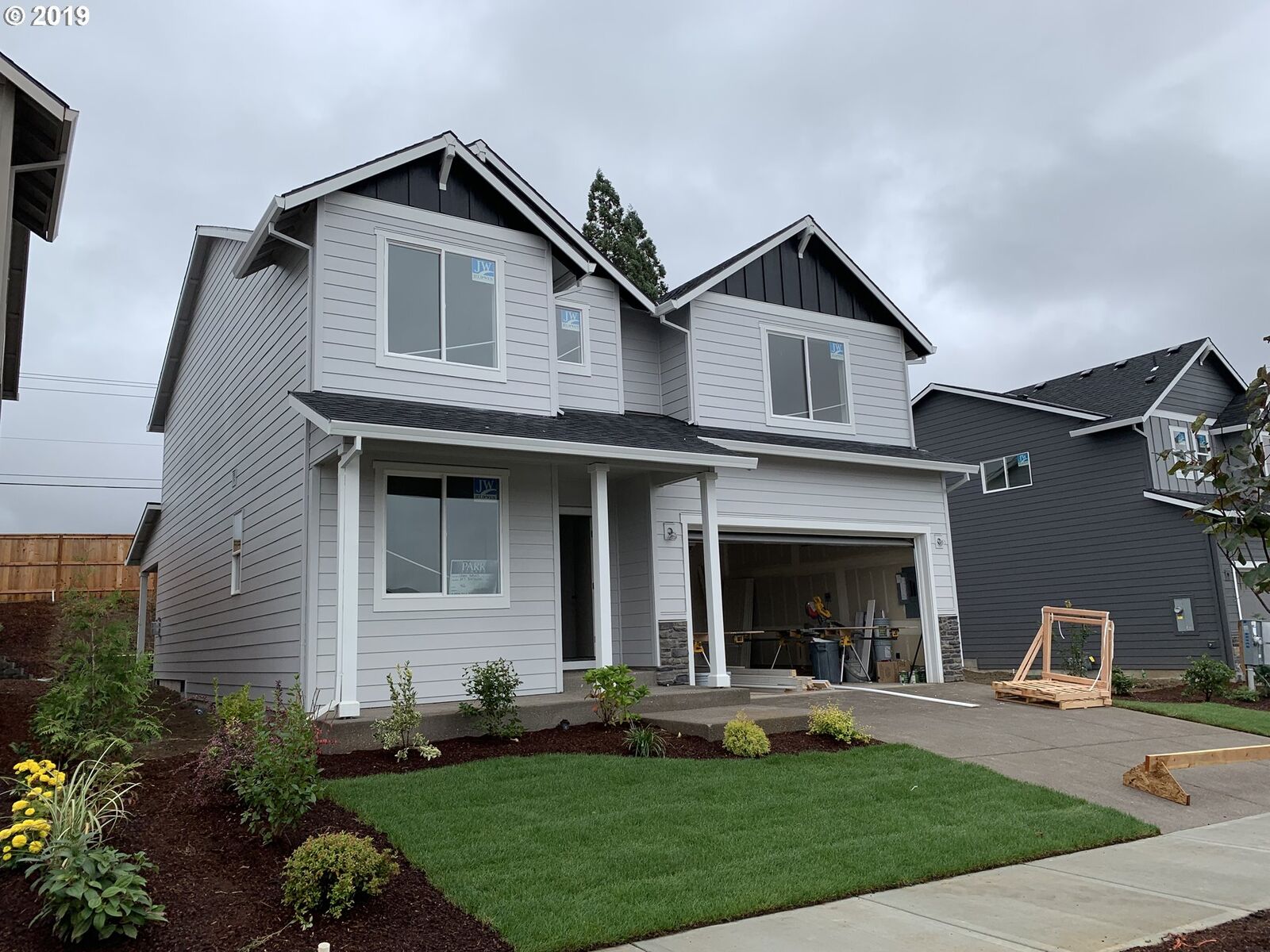 Property Photo: 317 Barbaras Way OR 97132