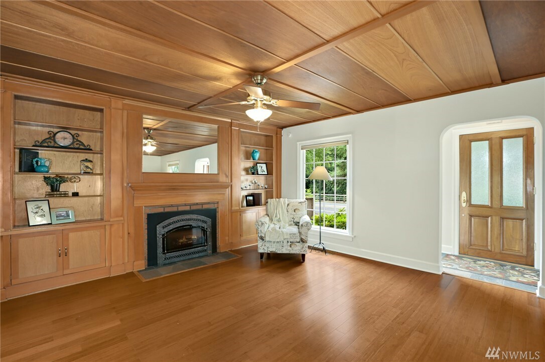 Property Photo: 12354 35th Ave NE WA 98125