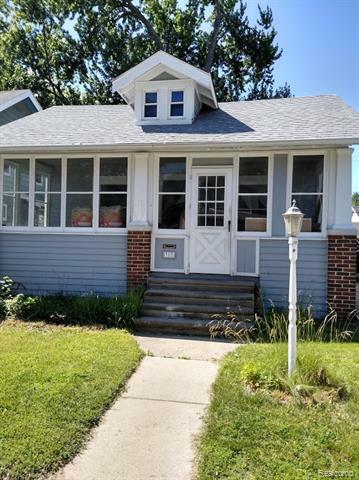 Property Photo:  308 Gardenia Avenue  MI 48067 