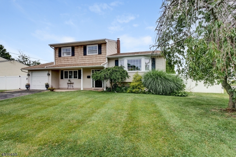 Property Photo:  167 Vernon Way  NJ 07064 