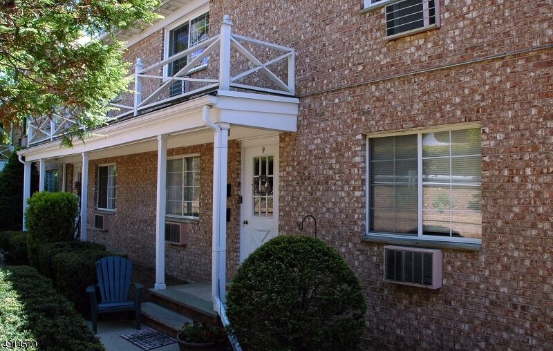 Property Photo:  27 Corsa Ter Apt 9A  NJ 07450 