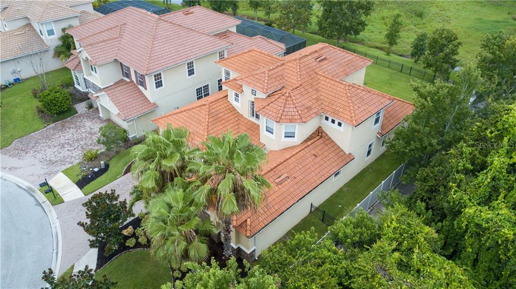 Property Photo: 8106 Santa Rosa Court FL 34243