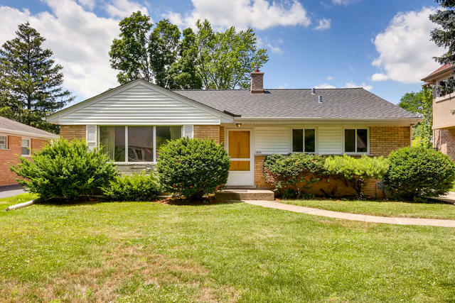 Property Photo: 216 North Fairview Avenue IL 60056