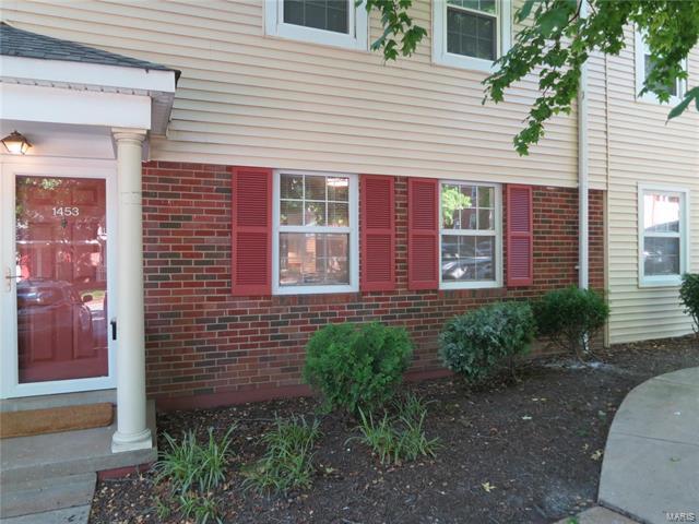 Property Photo: 1453 Oriole Place 63144
