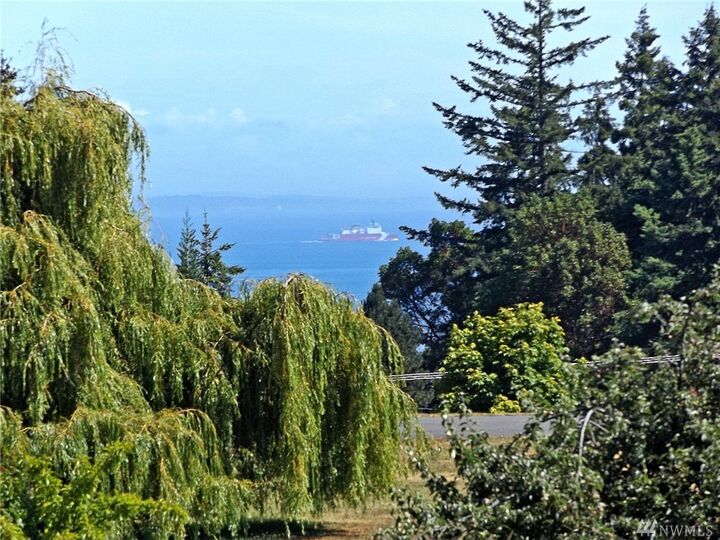 Property Photo: 285 Black Diamond Rd WA 98363