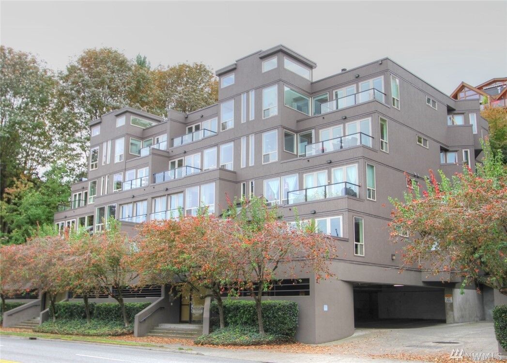Property Photo:  2111 Westlake Ave N 401  WA 98109 