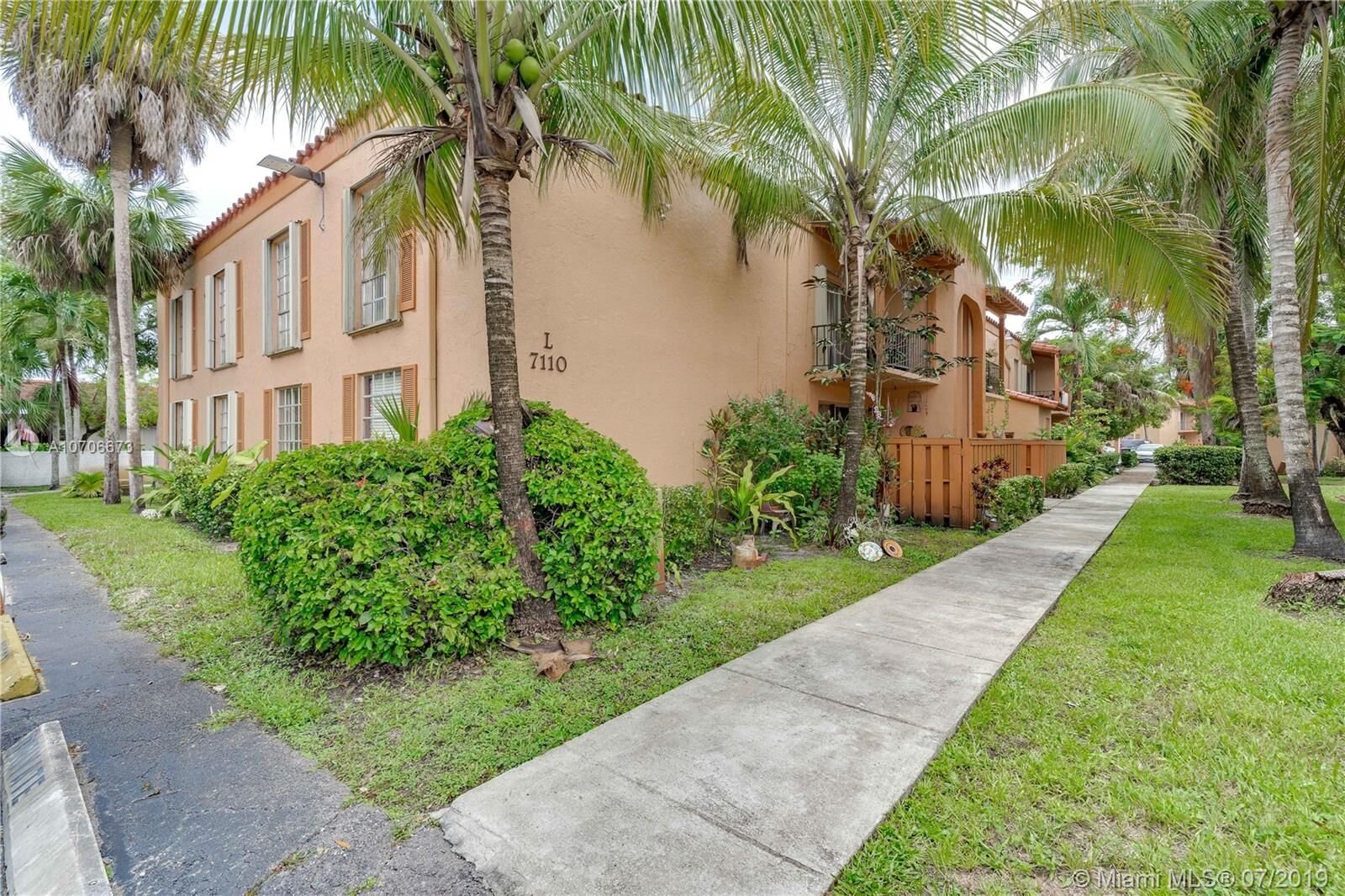Property Photo: 7110 Fairway Dr L20 FL 33014