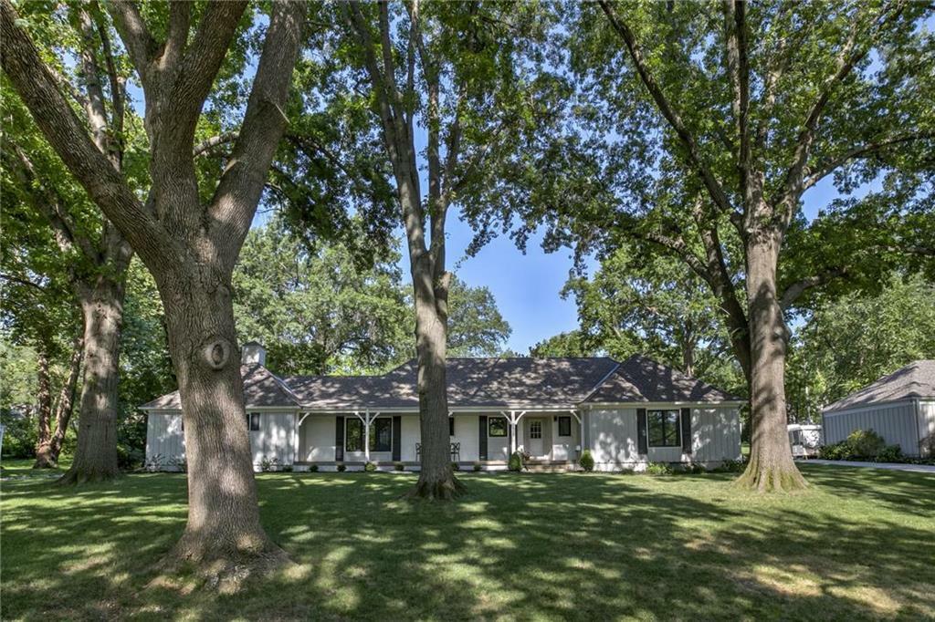 Property Photo:  9645 Meadow Lane  KS 66206 