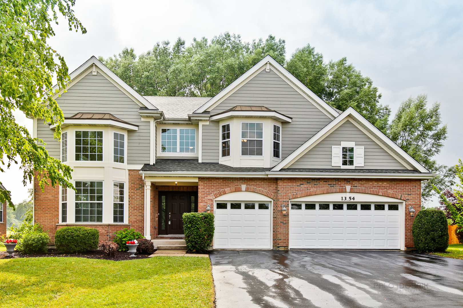 Property Photo:  1354 Horizon Trail  IL 60090 