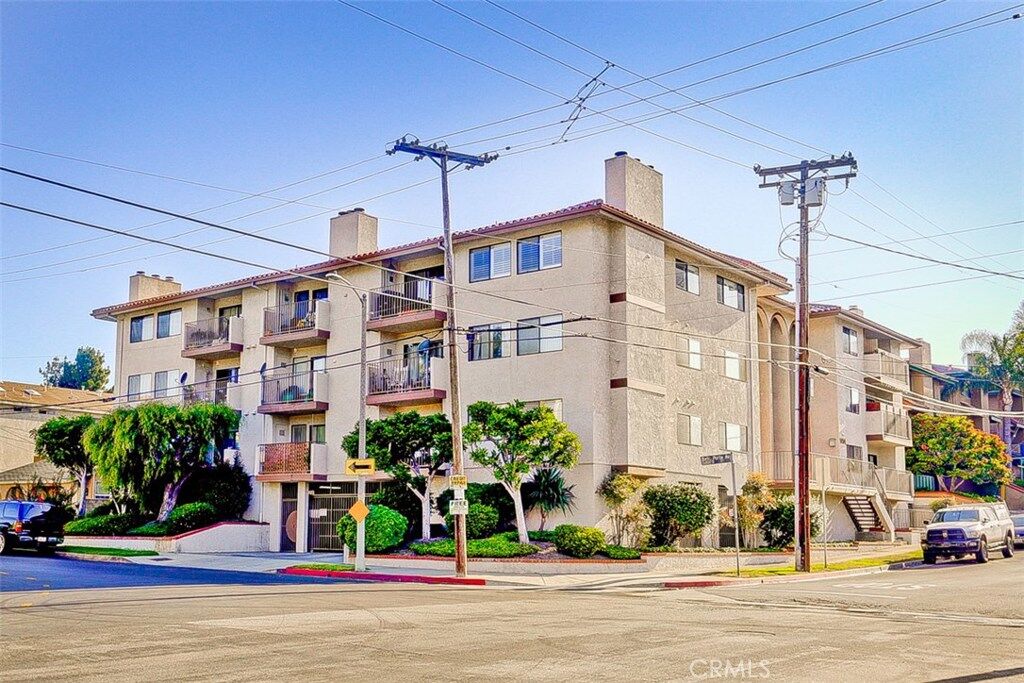 Property Photo: 1414 260th Street 8 CA 90710
