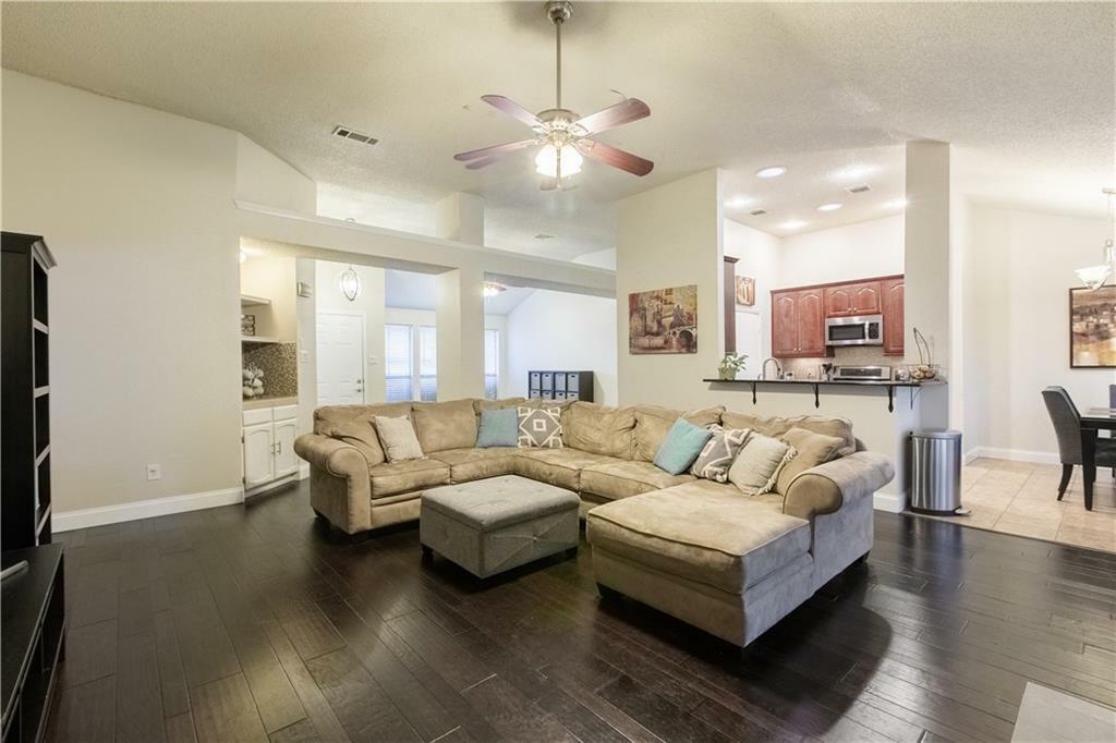 Property Photo:  5305 Oak Brook Road  TX 76016 