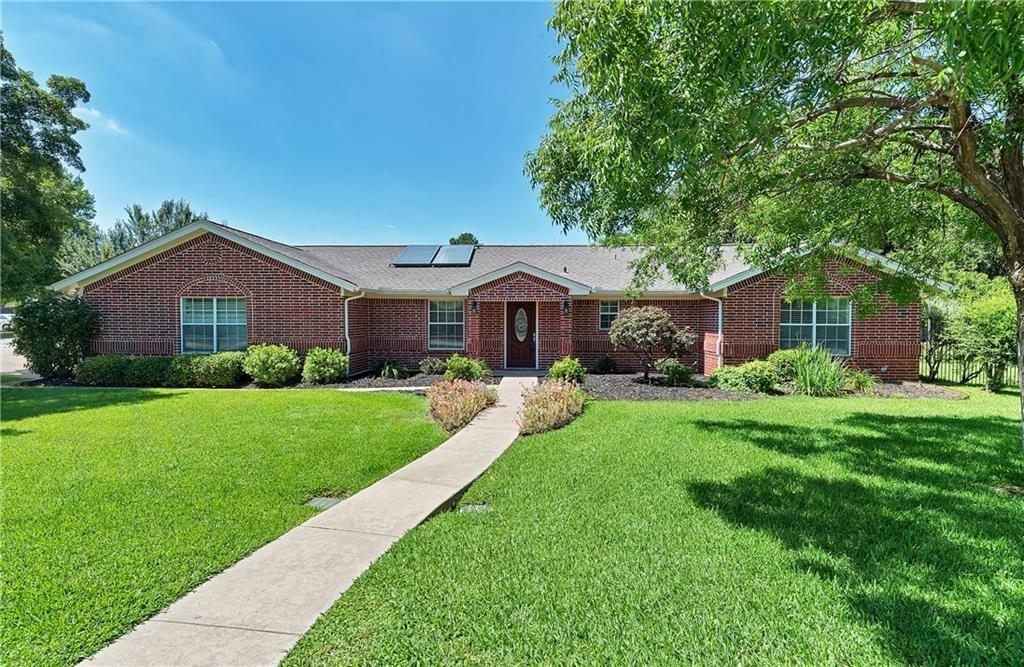 Property Photo: 1217 Ridgewood Circle TX 76092