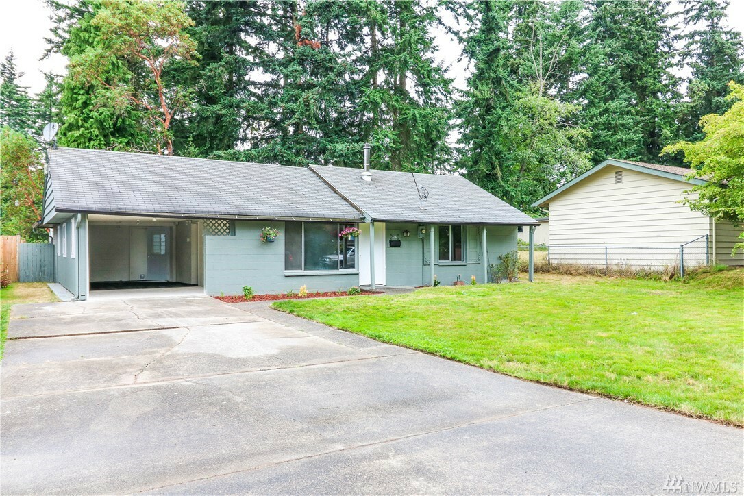 Property Photo: 22902 58th Ave W WA 98043