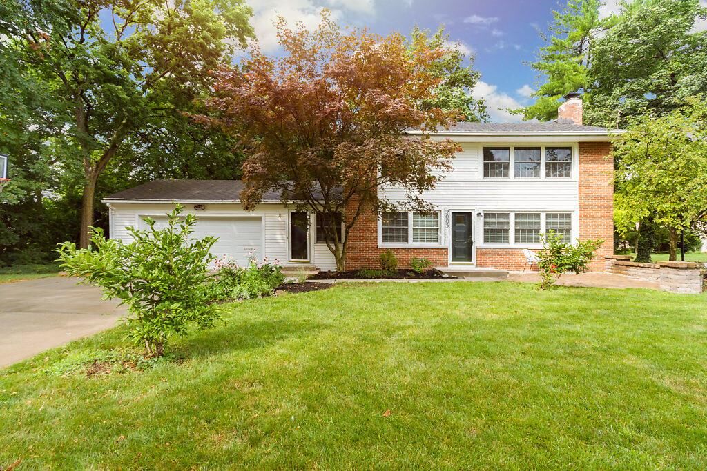 Property Photo: 2005 Malvern Road OH 43221