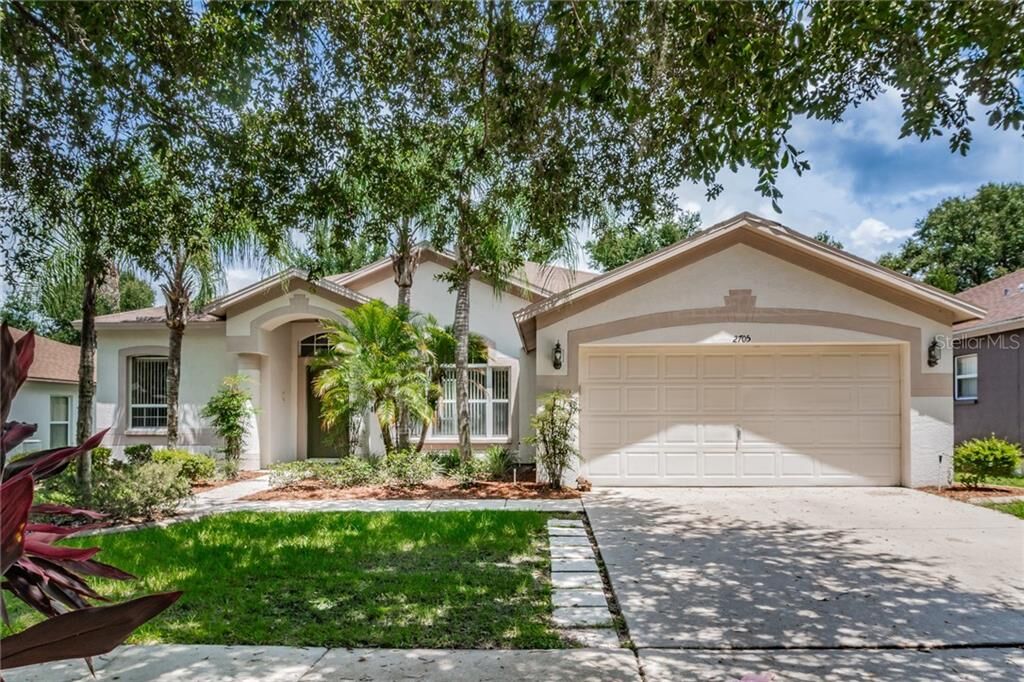 Property Photo: 2705 Brookville Drive FL 33596