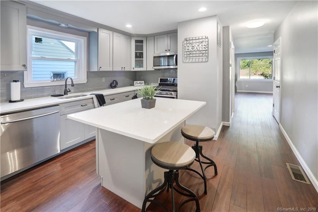 Property Photo: 67 Colony Street CT 06518