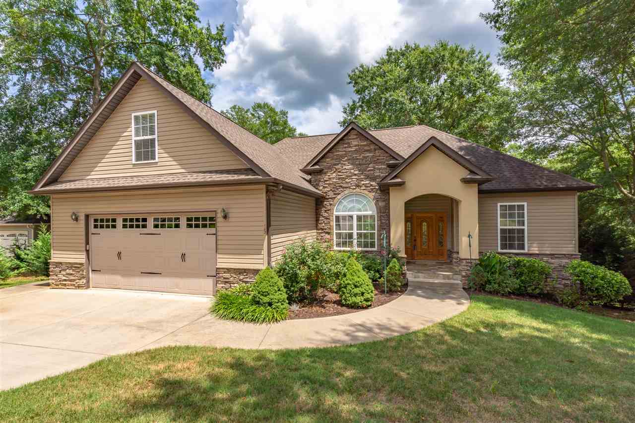 Property Photo: 154 Woodcreek Drive SC 29303