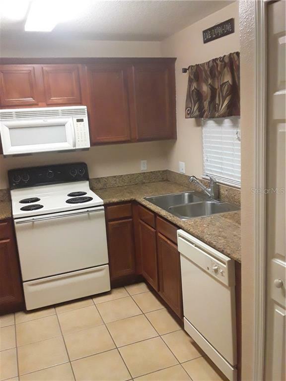 Property Photo:  3448 Castle Stone Court  FL 33594 