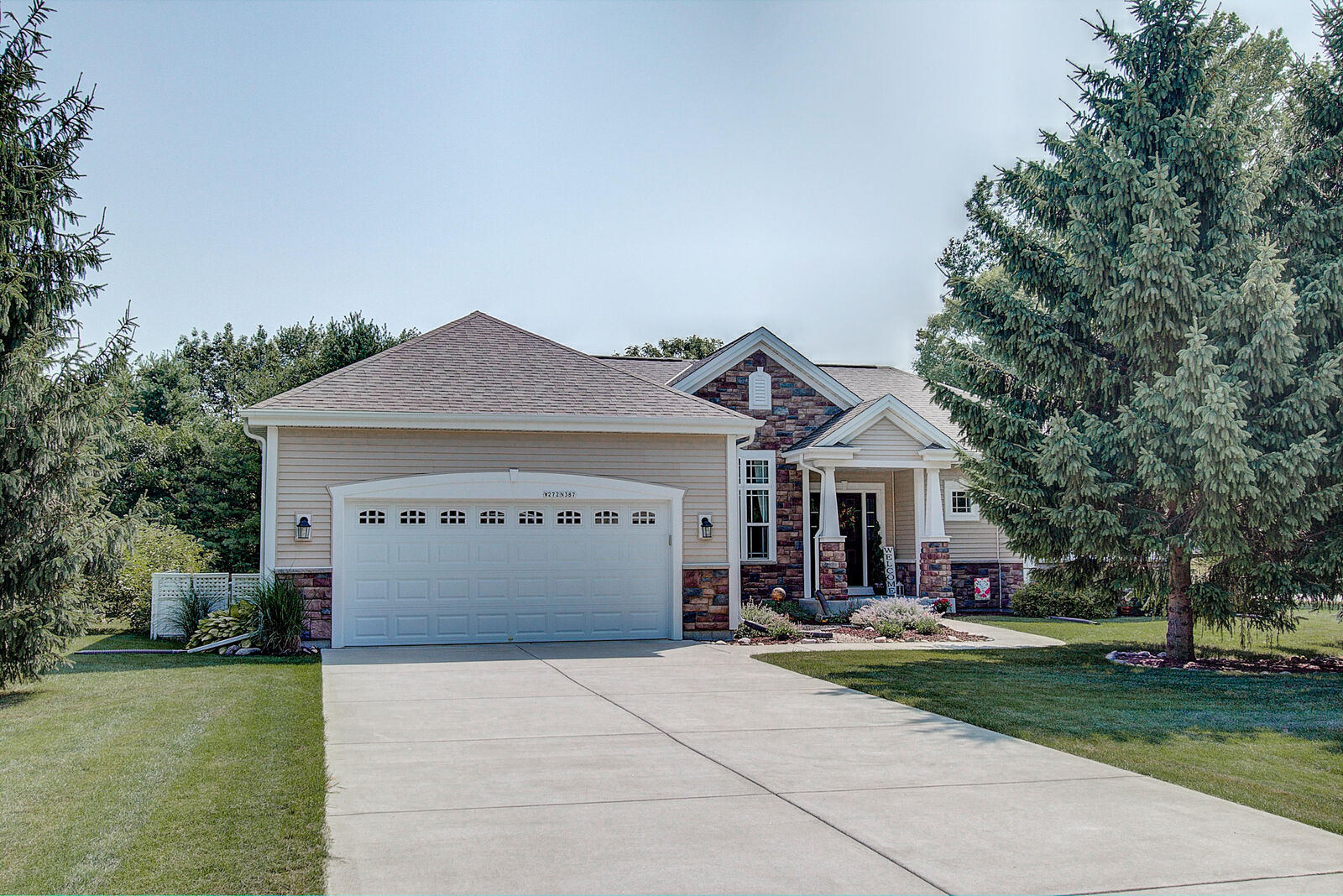 Property Photo:  W272n387 Hilltop Dr  WI 53188 
