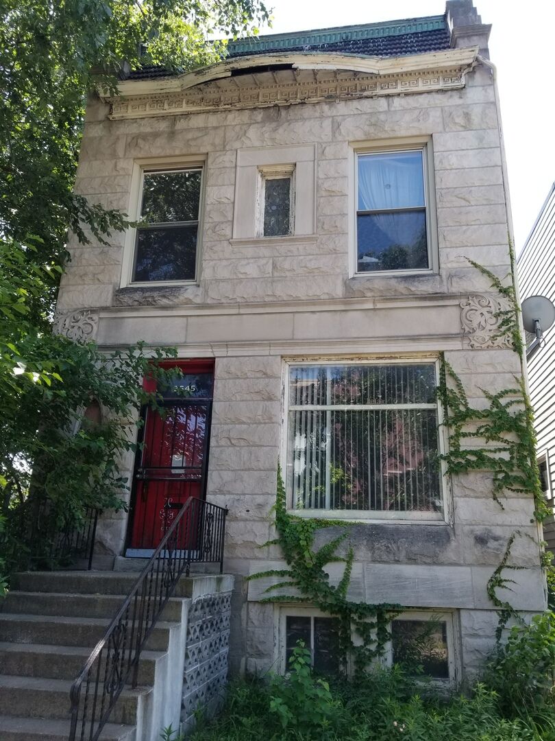 Property Photo:  2545 West Washington Boulevard  IL 60612 
