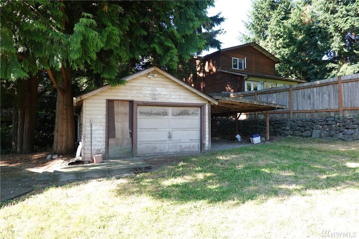 Property Photo: 6201 154th Avenue NE WA 98052