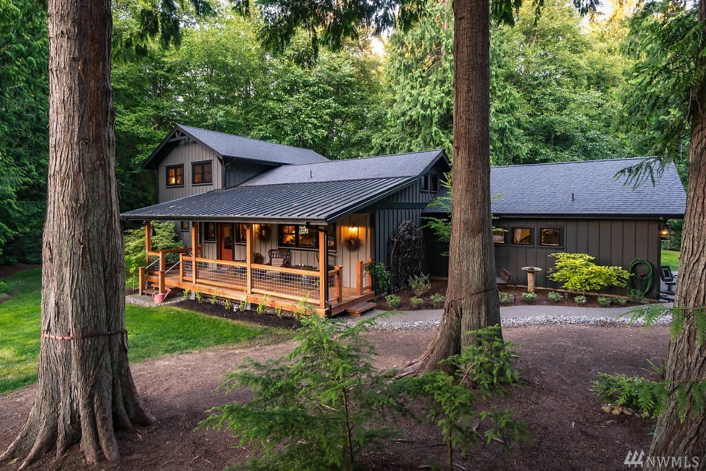 Property Photo: 1052 Woodside Lane WA 98260