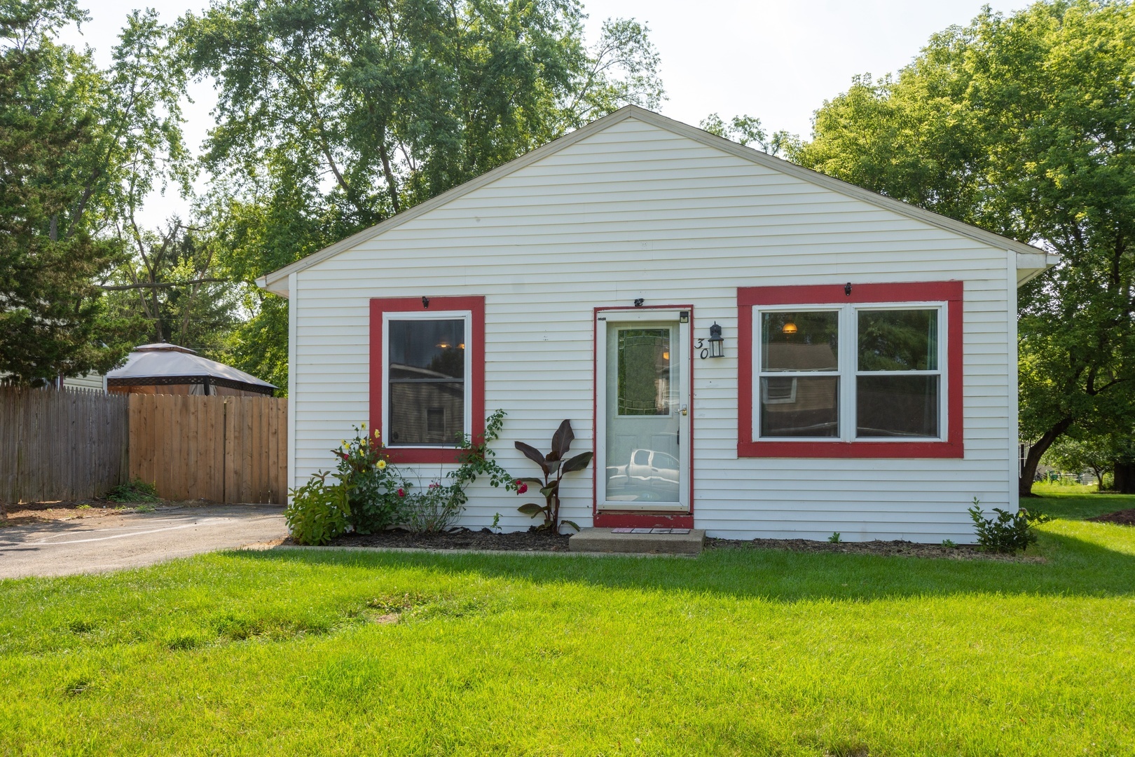 Property Photo:  30 Pauline Avenue  IL 60014 