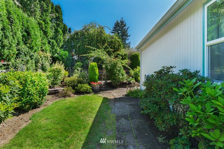 Property Photo: 19266 127th Place NE WA 98011