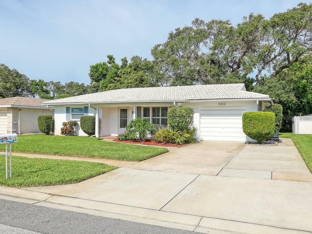 Property Photo:  690 Druid Park Drive W  FL 33764 