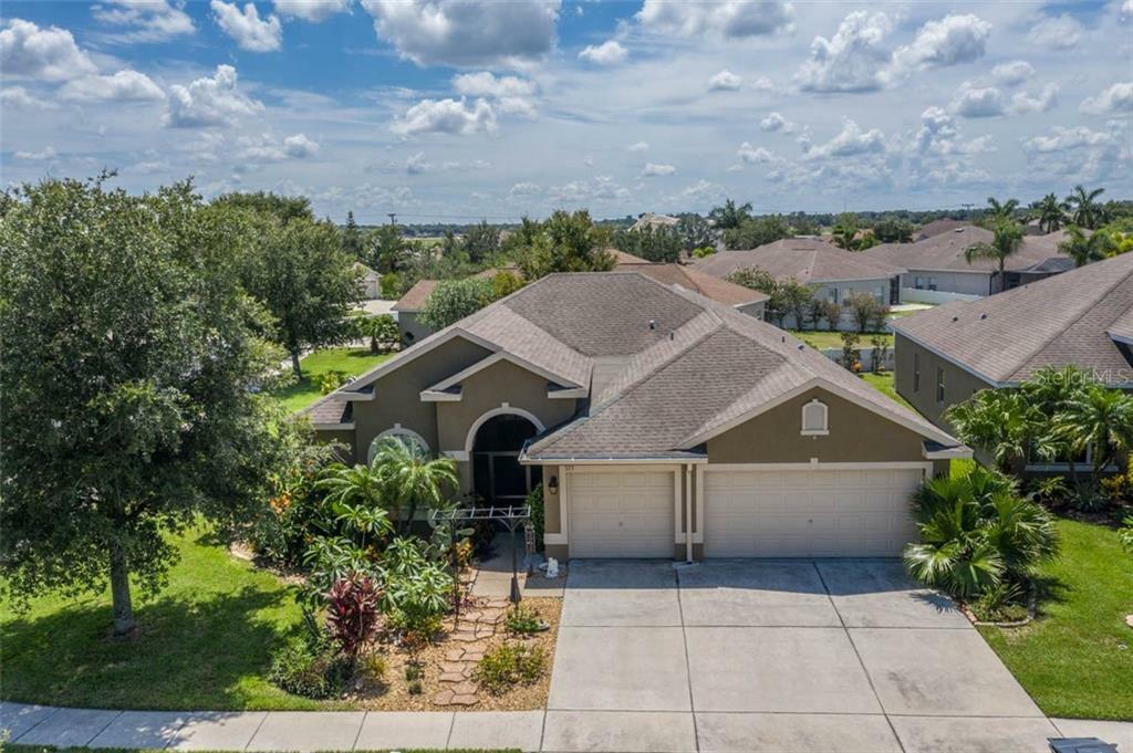 Property Photo:  523 York Dale Drive  FL 33570 