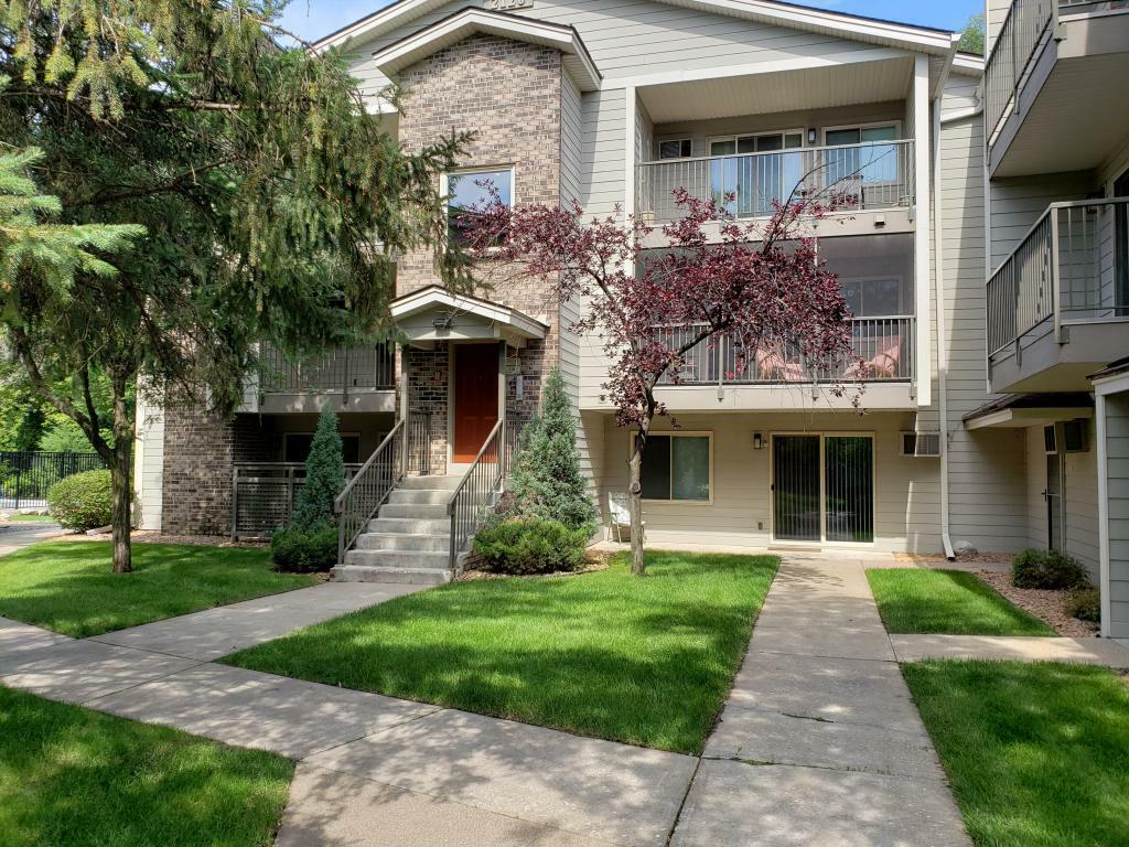 Property Photo: 2120 Ridge Drive 21 MN 55416