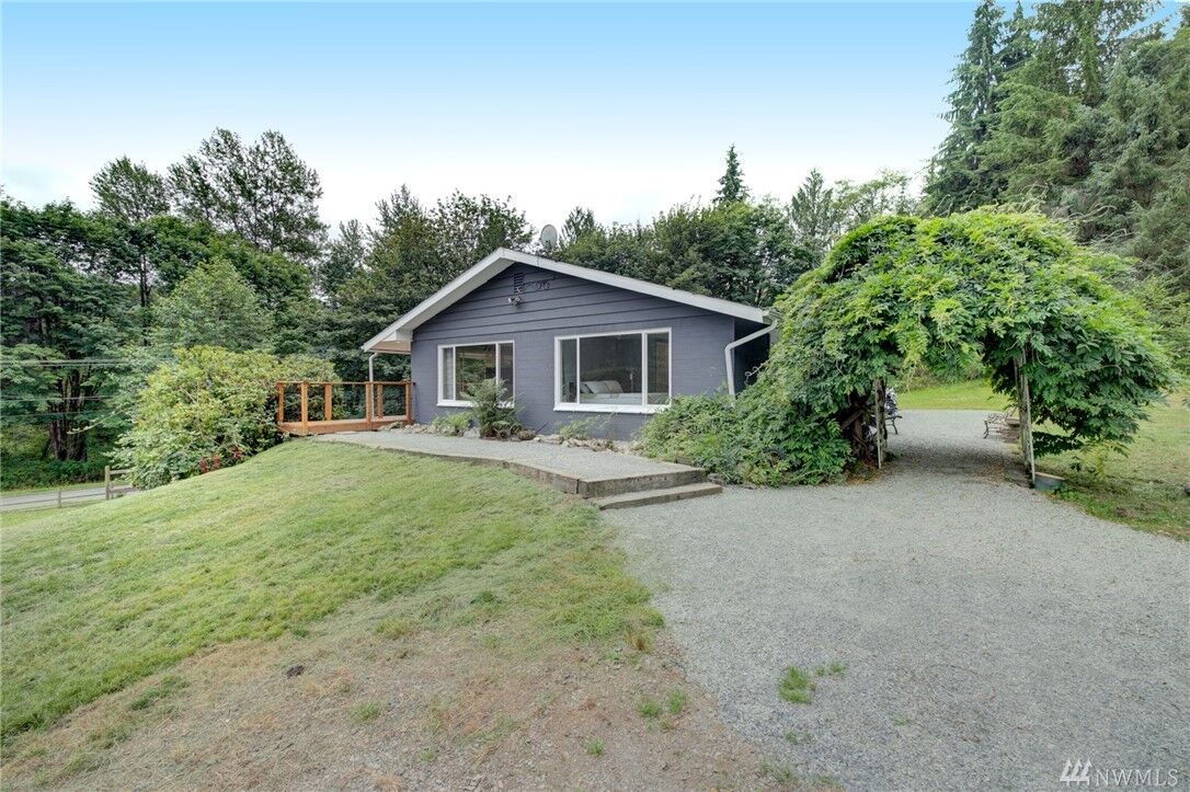 Property Photo:  612 S Carpenter Road  WA 98290 