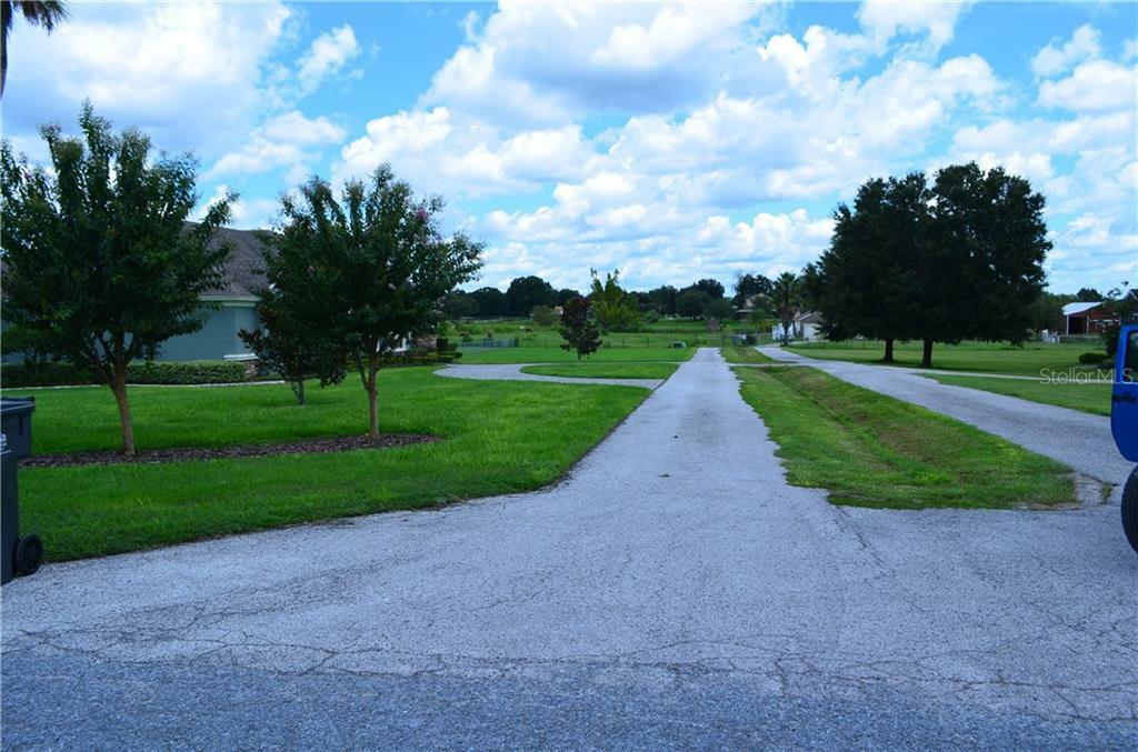 Property Photo:  2914 Mayday Drive  FL 33565 