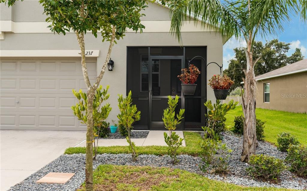 Property Photo: 237 Cascade Bend Drive FL 33570