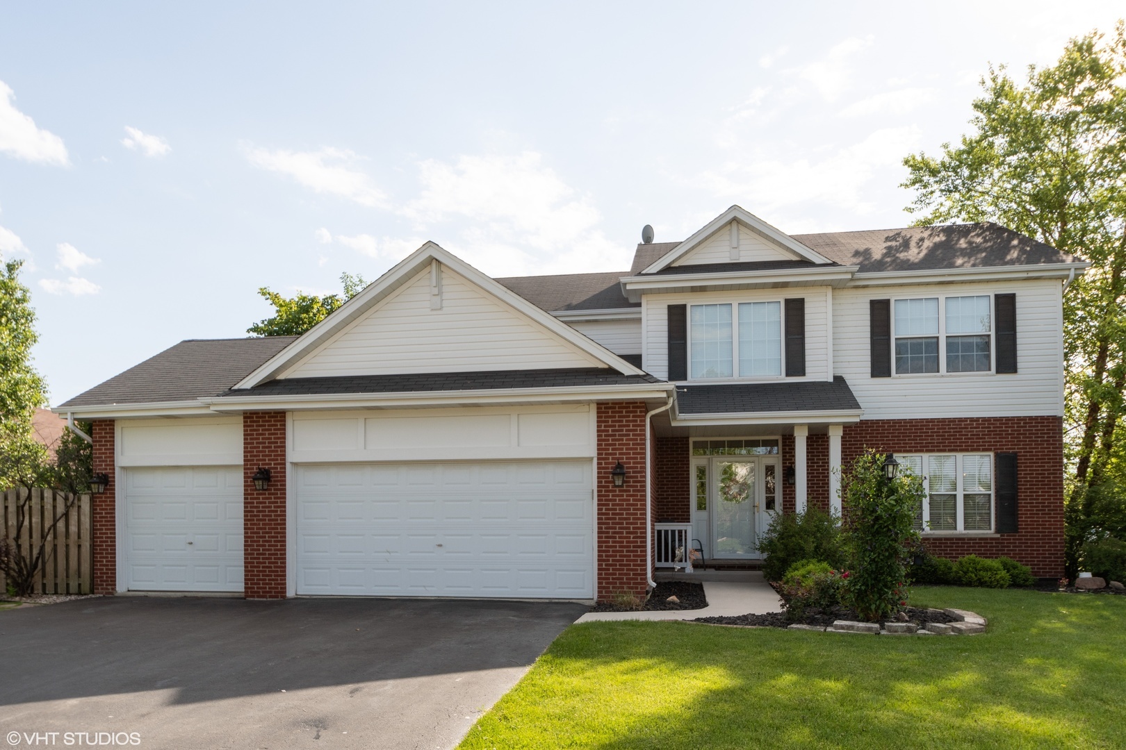 Property Photo:  2321 Kingfisher Lane  IL 60451 