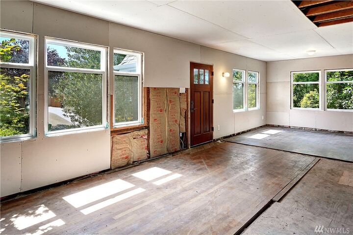 Property Photo: 1214 SW Myrtle St WA 98106