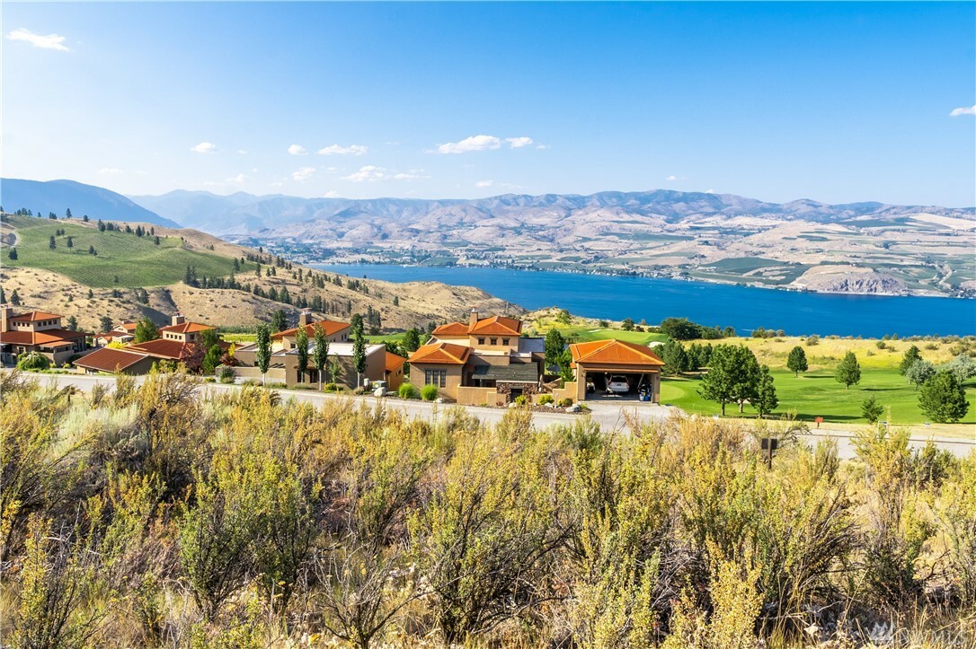 Property Photo: 215 Bandera Wy WA 98816